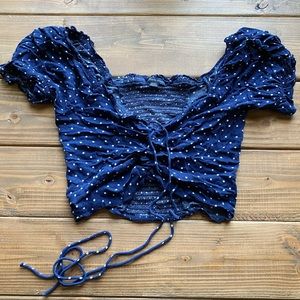 American Eagle tying crop top